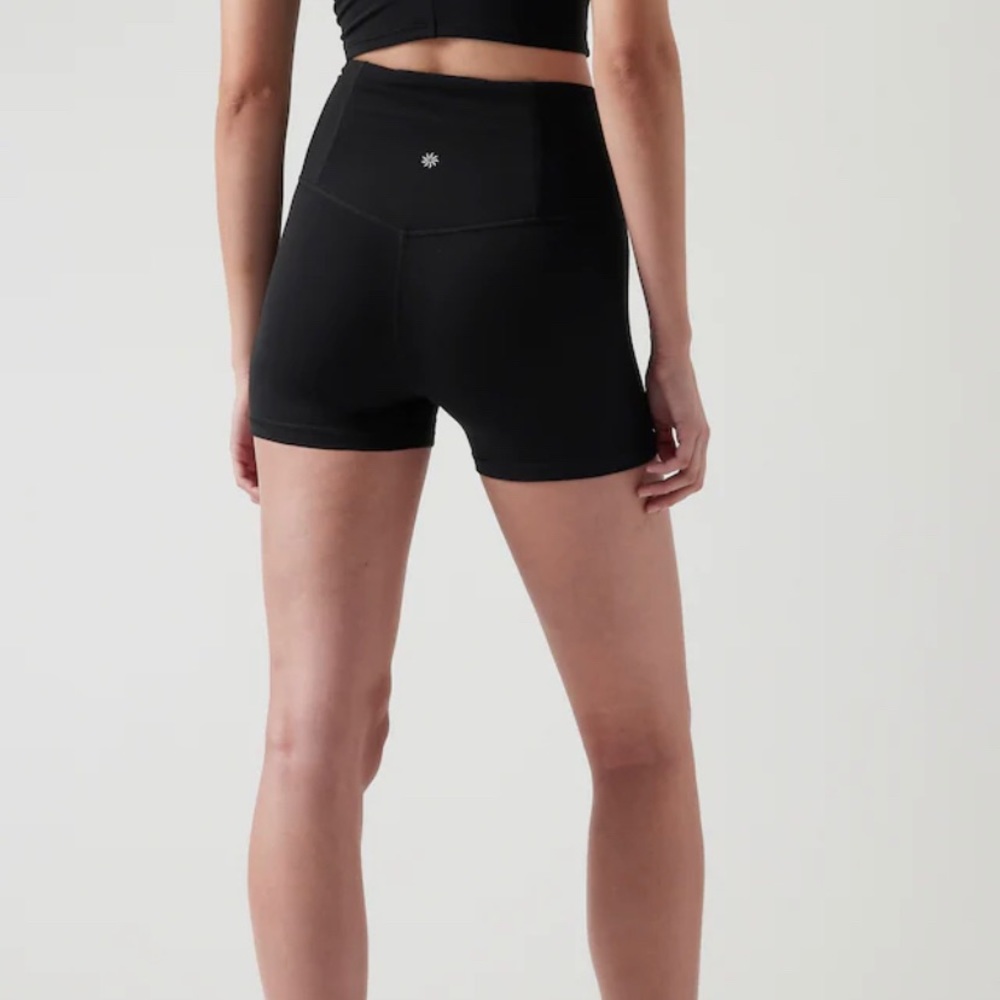 Athleta Ultra High Rise Elation Shortie - Medium